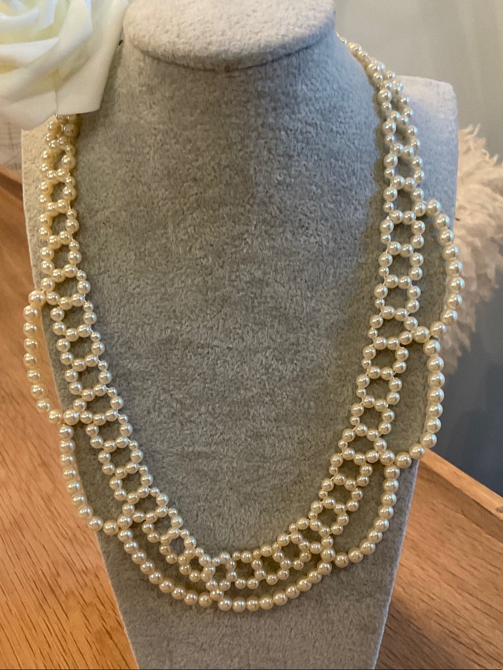 Elegant Pearlized Lace Necklace Vintage Avon